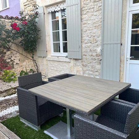 Charmante Charentaise Saint-Jean-dʼAngély Eksteriør billede