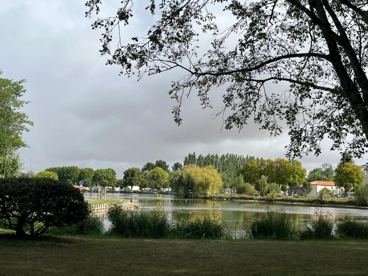 Charmante Charentaise Saint-Jean-dʼAngély Eksteriør billede